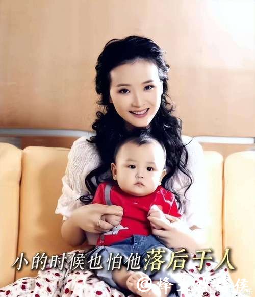 王艳罕见晒与继子亲密合照,兄弟相处融洽如同龄人 王艳罕见晒与继子亲密合照,兄弟相处融洽如同龄人